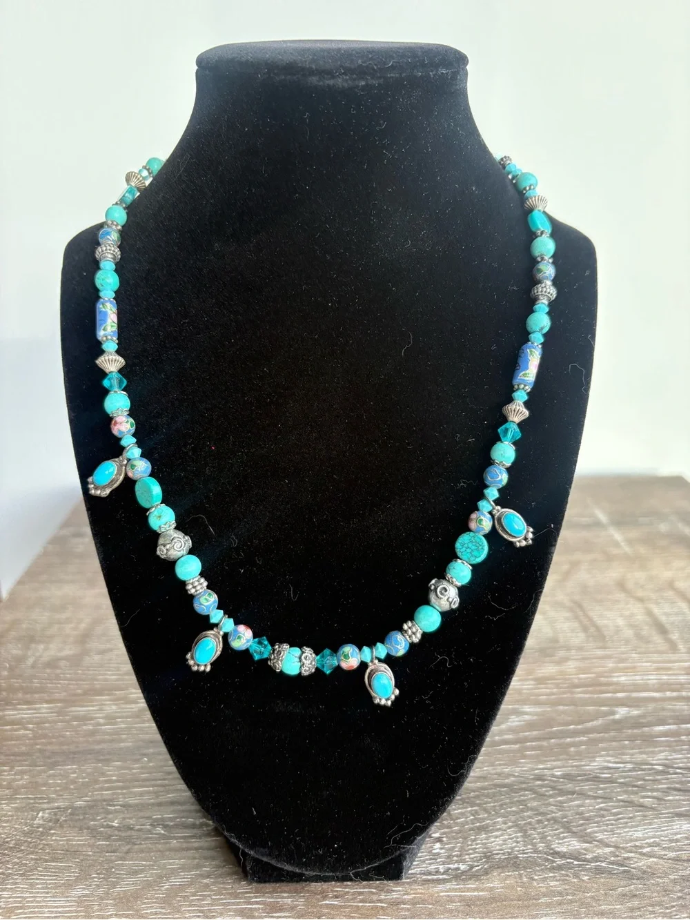 Turquoise Beads and Painted Beads Pendant Necklace